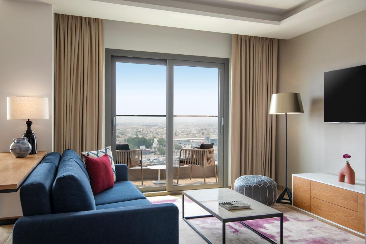 Abesq Doha Hotel And Residences, An Ihg Hotel Exterior foto A suite at the hotel