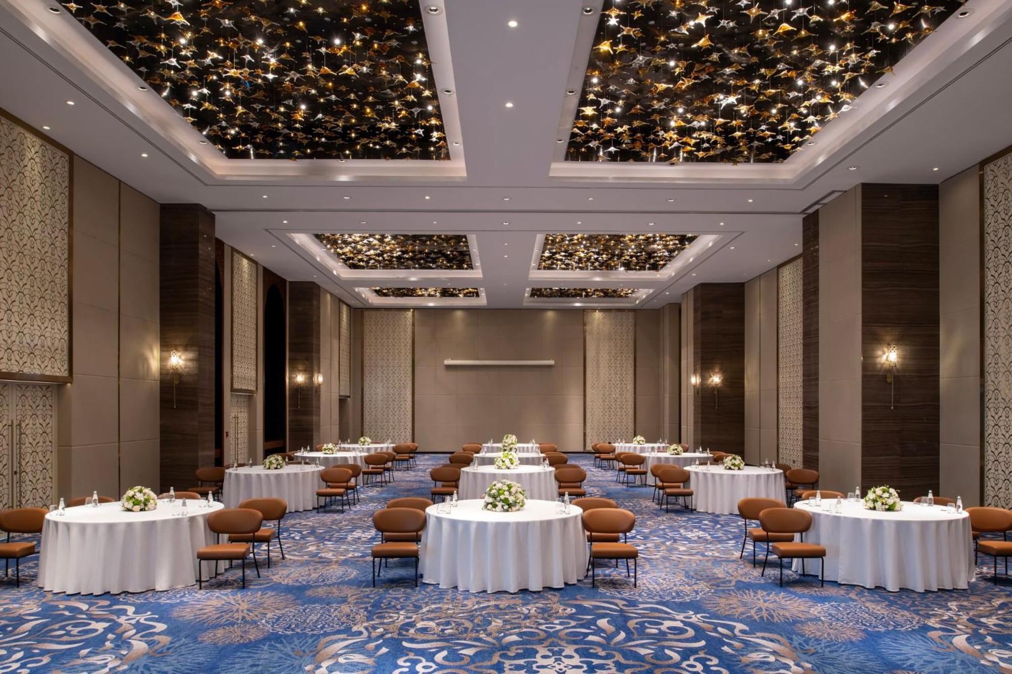 Abesq Doha Hotel And Residences, An Ihg Hotel Exterior foto The ballroom