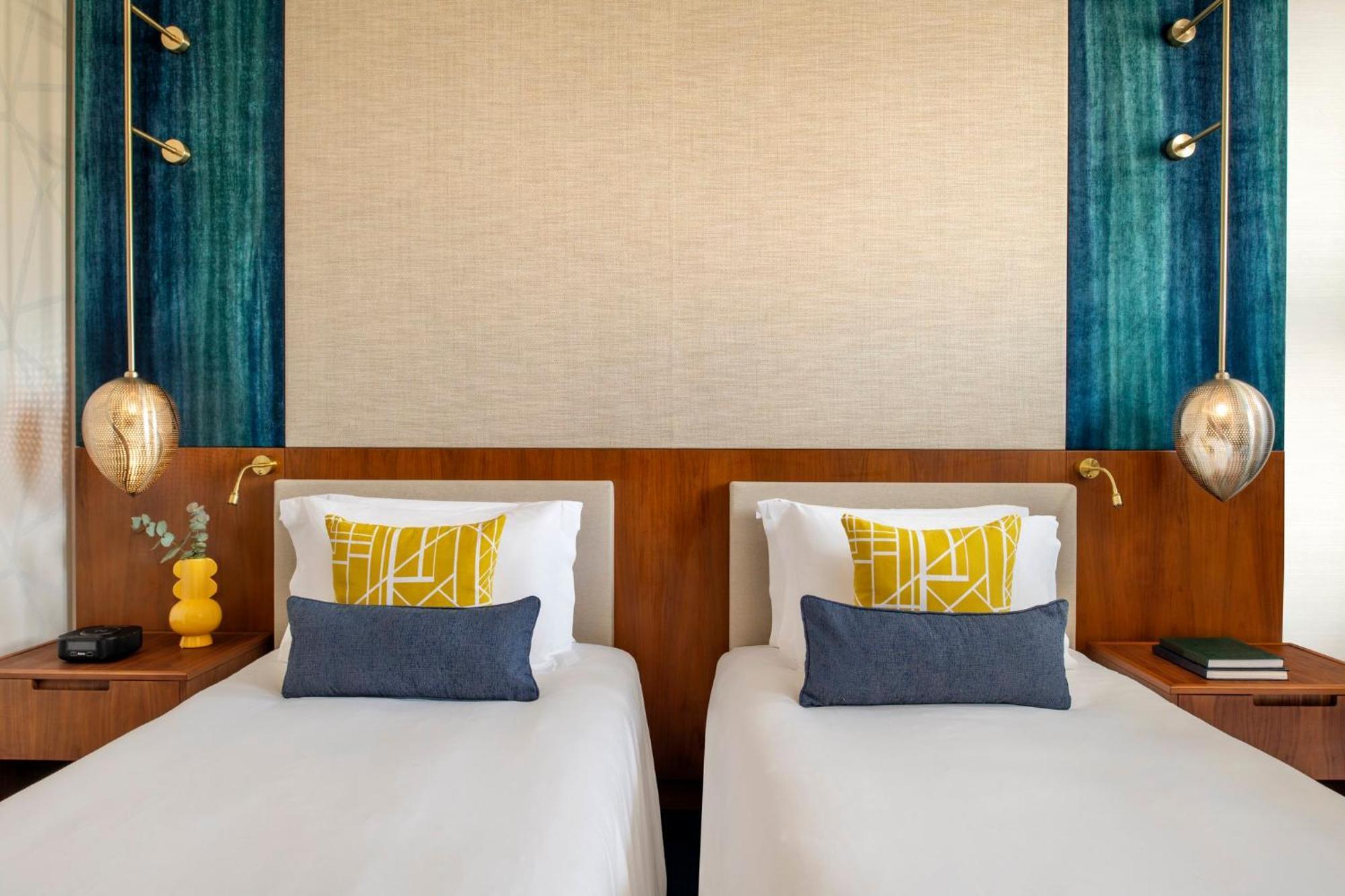 Abesq Doha Hotel And Residences, An Ihg Hotel Exterior foto Deluxe Room