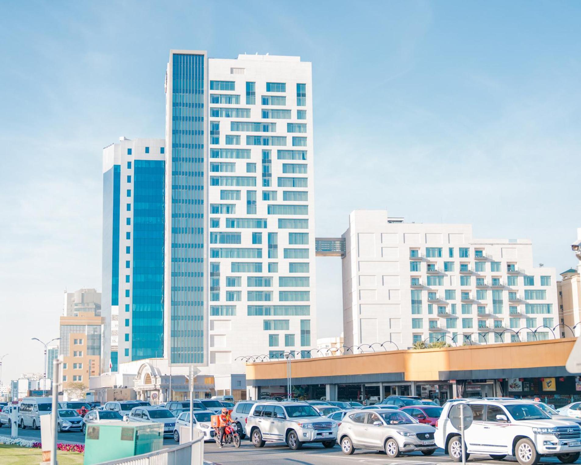Abesq Doha Hotel And Residences, An Ihg Hotel Exterior foto Al-Emarat Hospital